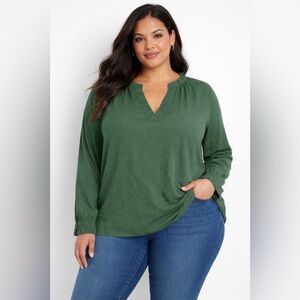 💕 Penningtons women’s v-neck blouse